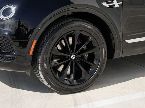 Used 2019 Bentley Bentayga image 33