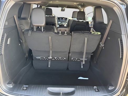 New 2026 Chrysler Pacifica Select w/ S Appearance Package image 28