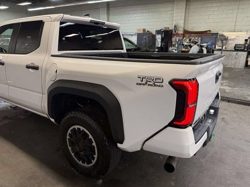 Used 2024 Toyota Tacoma TRD Off-Road AWD/4WD image 9