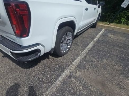 Used 2024 GMC Sierra 1500 Denali w/ Denali Reserve Package AWD/4WD image 3