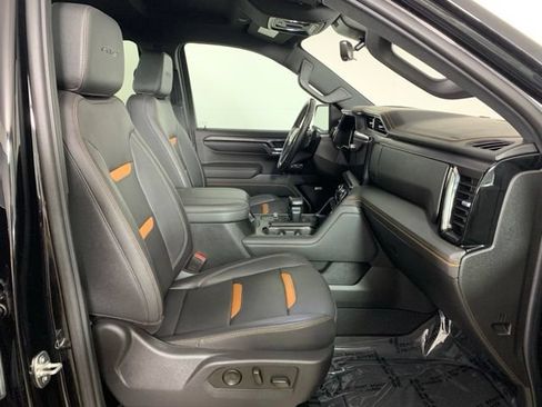 Used 2023 GMC Sierra 1500 AT4 w/ Technology Package AWD/4WD image 19
