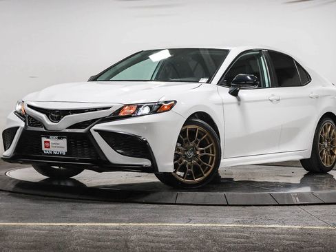 Certified 2023 Toyota Camry SE FWD image 1
