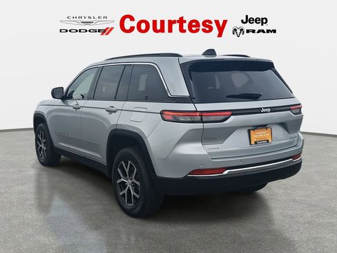 Certified 2024 Jeep Grand Cherokee Limited image 7