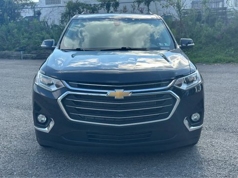 Used 2021 Chevrolet Traverse LT AWD/4WD image 2