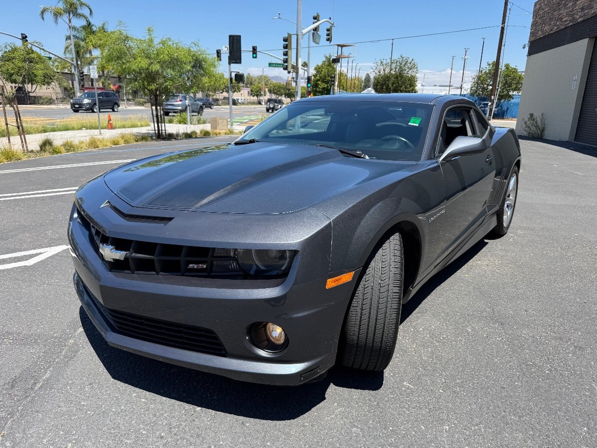 Used 2010 Chevrolet Camaro SS w/ LPO, Ground Effects Package RWD image 4
