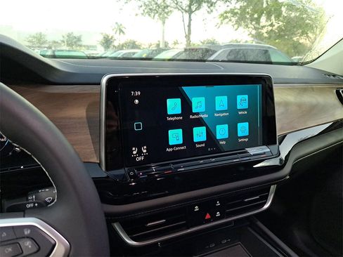 New 2026 Volkswagen Atlas SE image 8