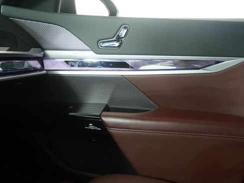 Certified 2023 BMW 740i RWD image 27
