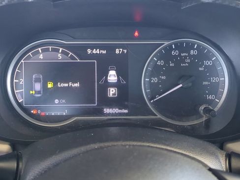 Used 2021 Nissan Versa SV FWD image 14