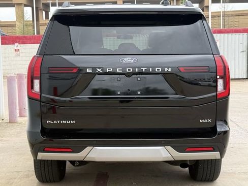 Used 2025 Ford Expedition Max Platinum image 5