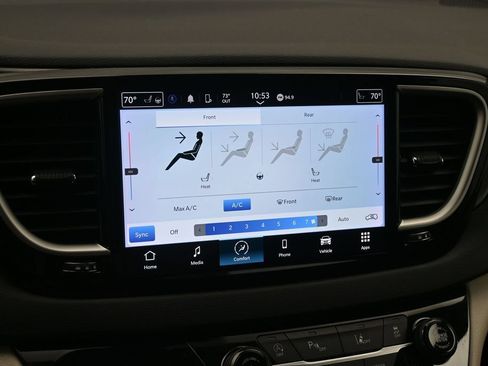 Used 2023 Chrysler Pacifica Touring-L FWD image 16