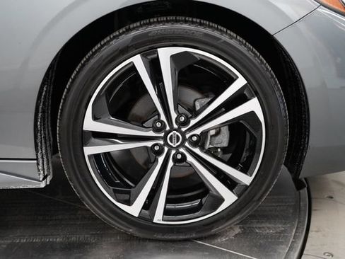 Used 2023 Nissan Sentra SR w/ SR Premium Package FWD image 54