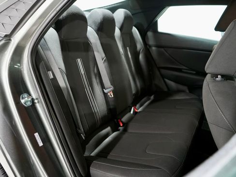 Used 2025 Hyundai Elantra SEL image 28