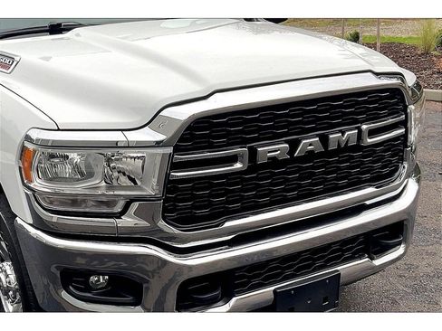Used 2022 RAM 2500 Big Horn w/ Cold Weather Group image 30