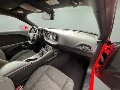 Used 2019 Dodge Challenger SXT RWD image 25
