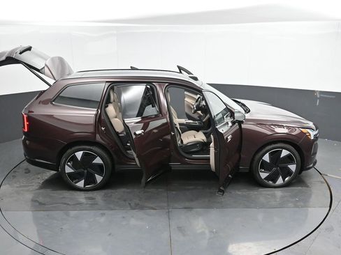New 2025 Volvo EX90 Ultra AWD/4WD image 49