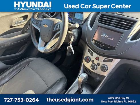 Used 2016 Chevrolet Trax LT w/ LT Convenience Package image 7