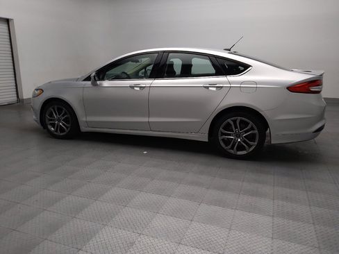 Used 2017 Ford Fusion SE w/ Equipment Group 201A image 3