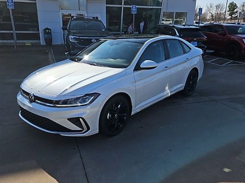 New 2026 Volkswagen Jetta SE image 1