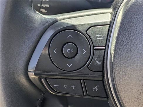 Used 2025 Toyota Corolla Cross LE FWD image 13