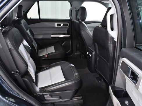 Used 2022 Ford Explorer XLT w/ Equipment Group 202A image 19