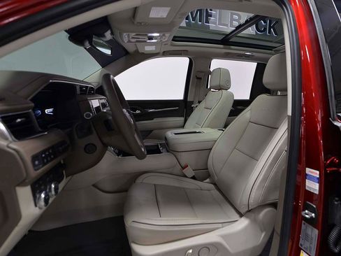 Used 2024 GMC Yukon Denali w/ Max Trailering Package image 8