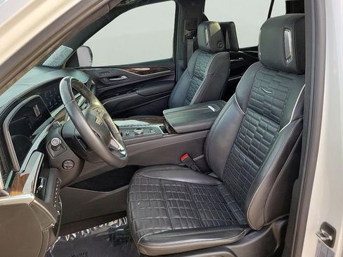 Used 2024 Cadillac Escalade Sport Platinum w/ LPO, ONYX Package AWD/4WD image 18