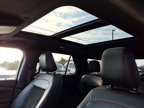 Used 2022 Ford Explorer ST-Line w/ Class IV Trailer Tow Package image 25