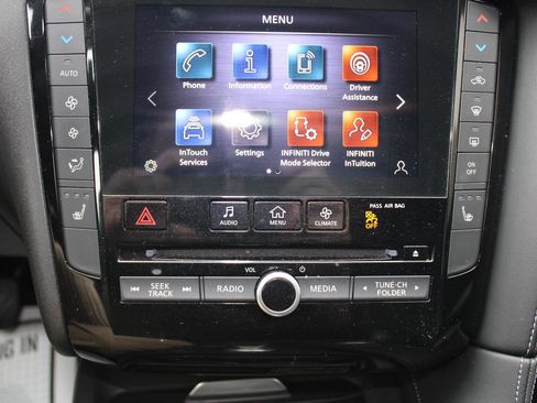 Used 2023 INFINITI QX55 Luxe w/ Cargo Package image 17