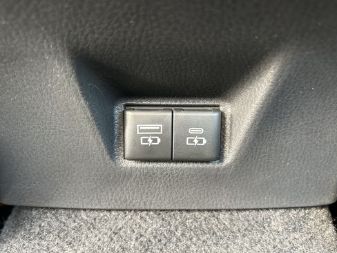 Used 2025 Toyota Camry LE FWD image 20