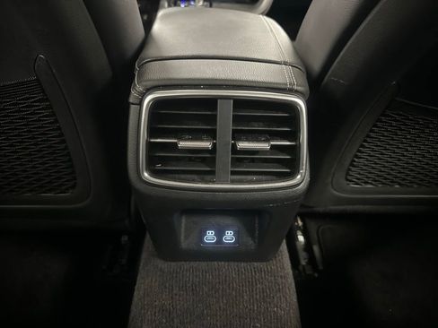 Used 2025 Genesis G70 2.5T image 20