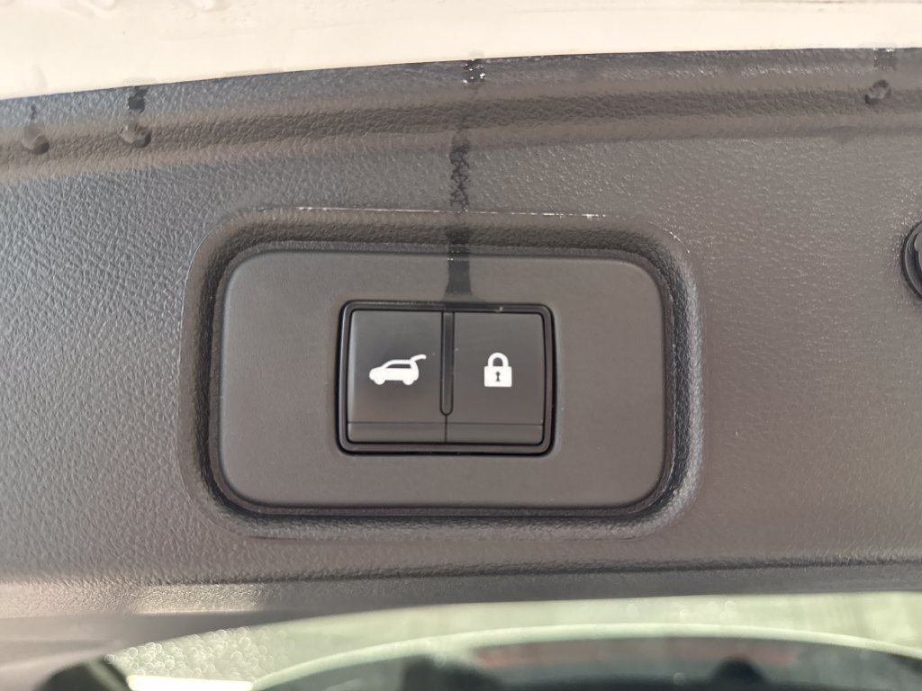 Used 2026 Nissan Pathfinder SL FWD image 45