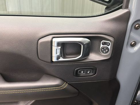 Used 2025 Jeep Wrangler Unlimited Sahara w/ Safety Group AWD/4WD image 30