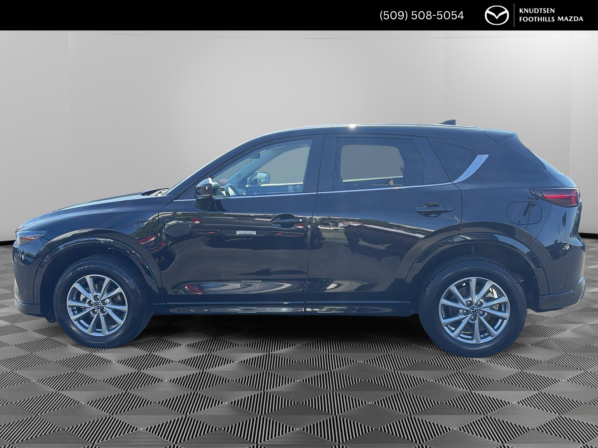 Used 2025 MAZDA CX-5 AWD 2.5 S w/ Select Package image 4