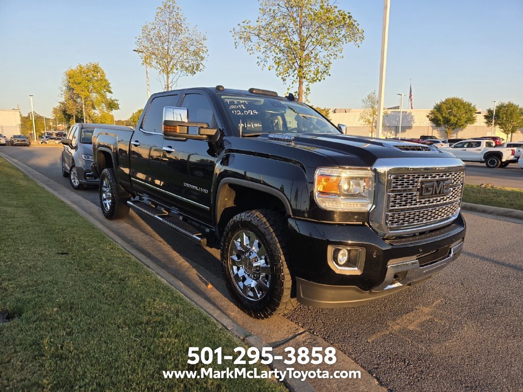Used 2018 GMC Sierra 2500 Denali w/ Duramax Plus Package AWD/4WD image 3
