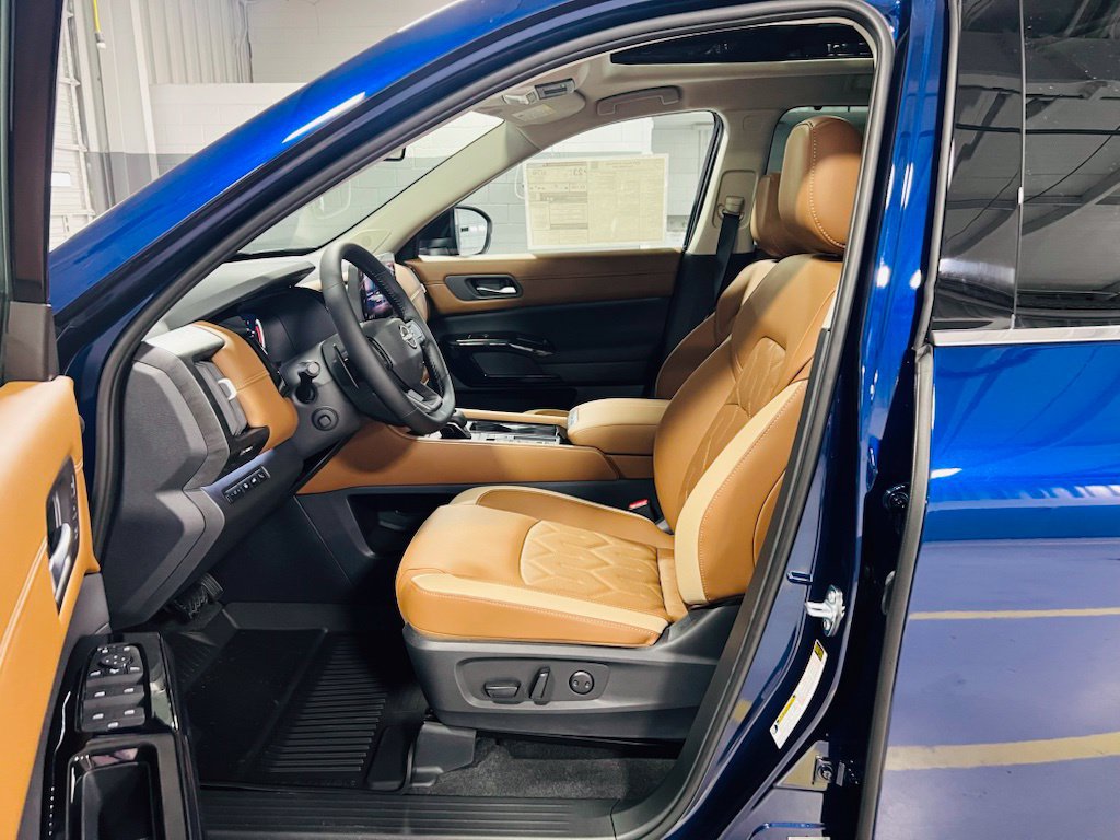 New 2026 Nissan Pathfinder Platinum FWD image 24