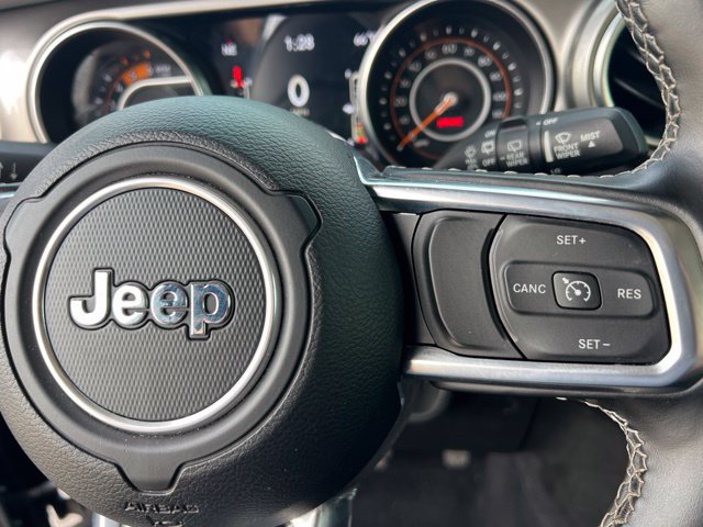 Used 2020 Jeep Wrangler Unlimited Sahara w/ Dual Top Group AWD/4WD image 28