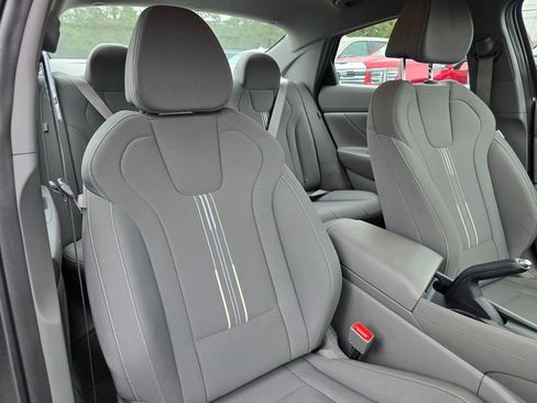 Used 2024 Hyundai Elantra SEL image 11