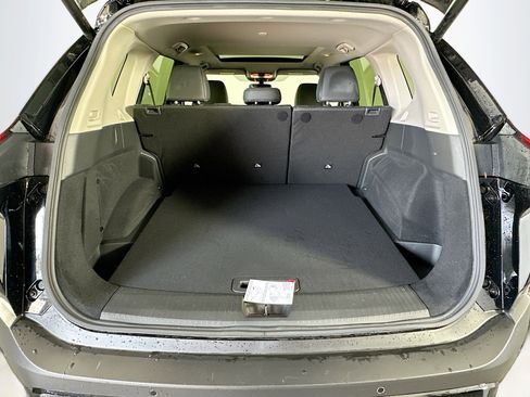 Used 2023 Nissan Rogue SV w/ SV Premium B Package image 29