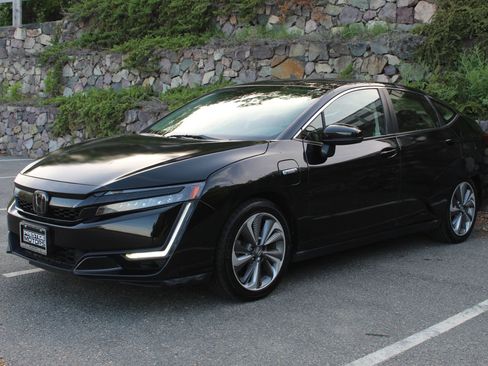 Used 2018 Honda Clarity Plug-In Hybrid image 2