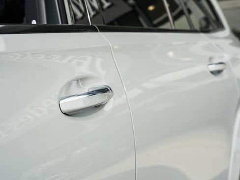 New 2026 Mercedes-Benz GLS 580 4MATIC image 16