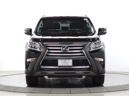 Used 2018 Lexus GX 460 Premium w/ Premium Package image 2