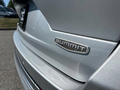 Used 2024 Jeep Grand Cherokee Summit AWD/4WD image 11