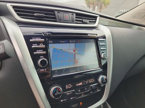 Used 2017 Nissan Murano SV w/ Premium Plus Package image 16