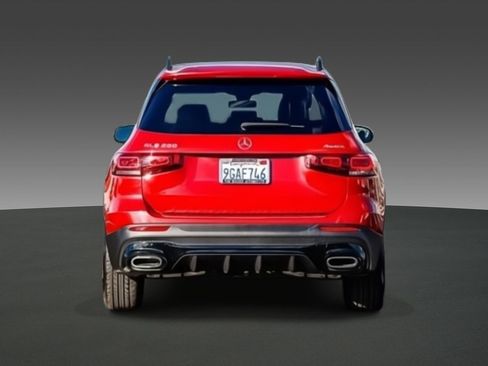 Used 2023 Mercedes-Benz GLB 250 4MATIC image 3