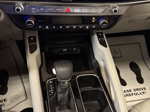 Used 2025 Kia Telluride S FWD image 50