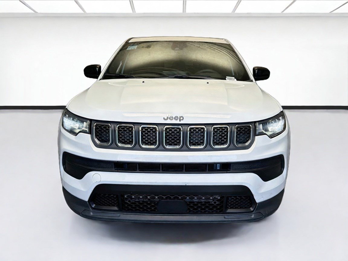 Used 2023 Jeep Compass Sport AWD/4WD image 2