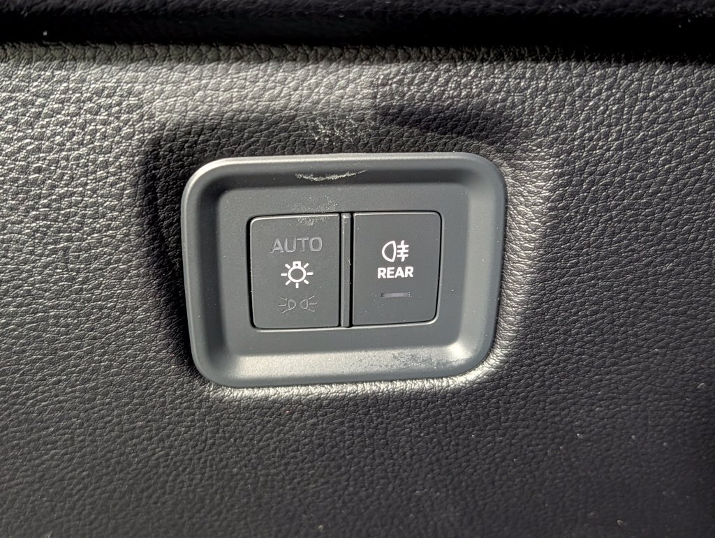 Certified 2024 Porsche Cayenne Coupe AWD/4WD image 32