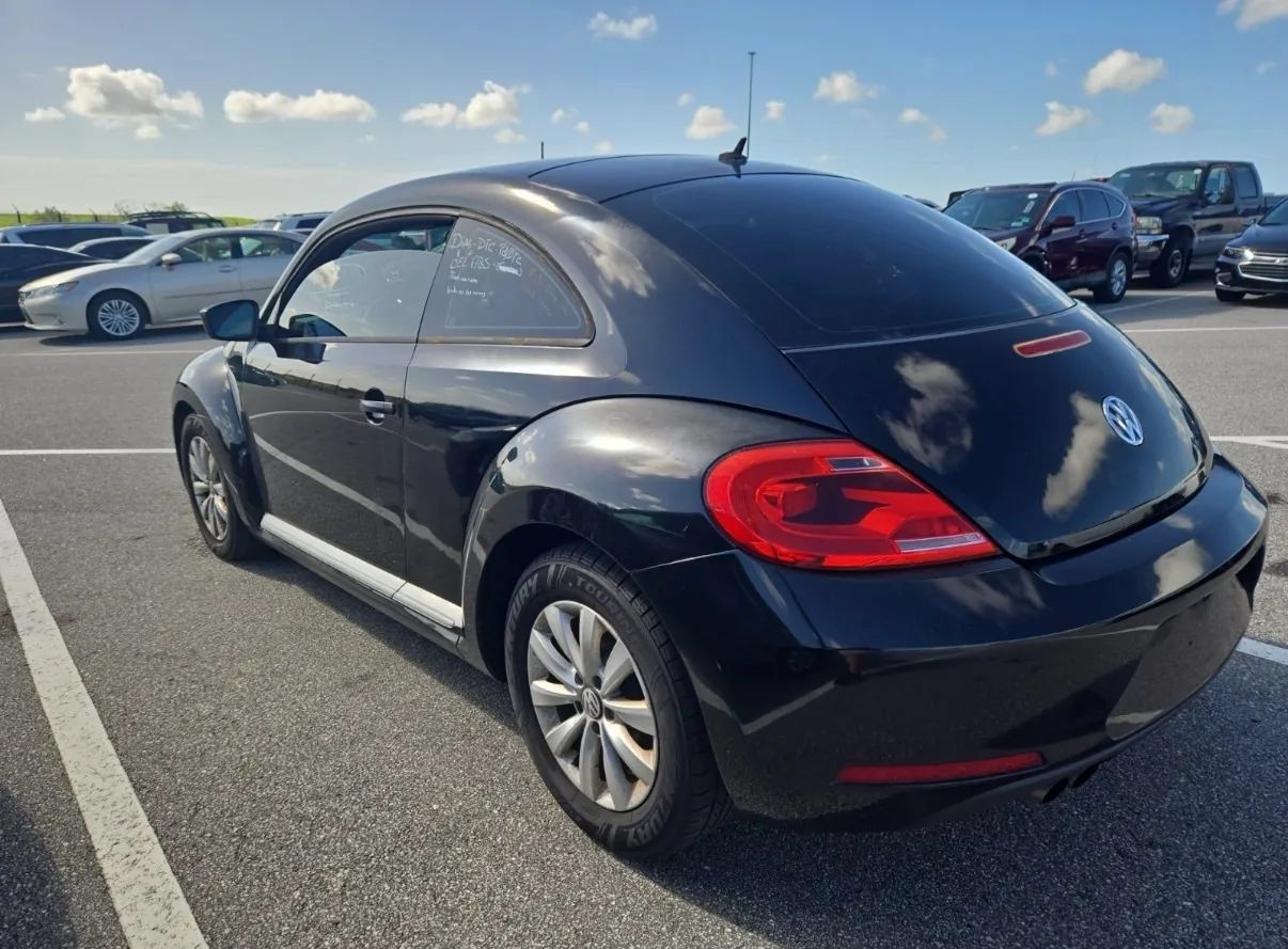 Used 2013 Volkswagen Beetle 2.5 FWD image 2