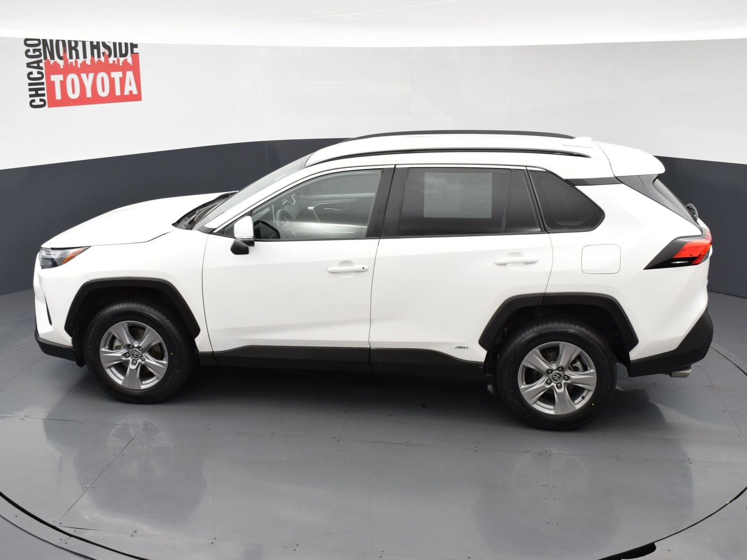 Used 2025 Toyota RAV4 XLE AWD/4WD image 17