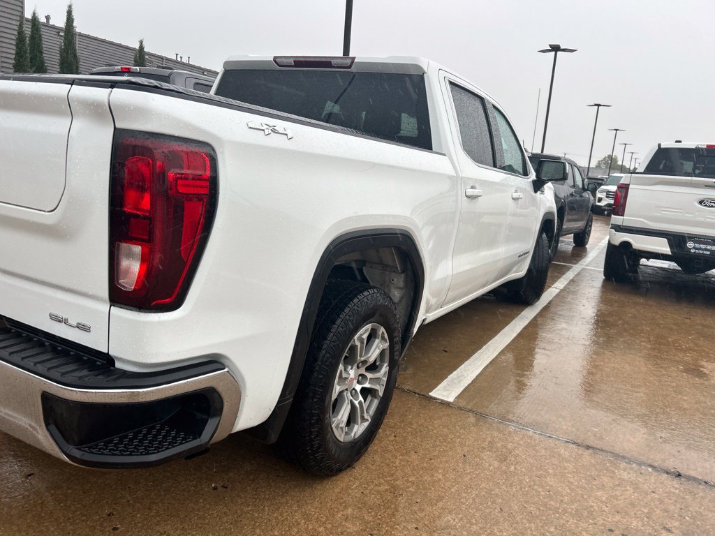 Used 2022 GMC Sierra 1500 SLE AWD/4WD image 4